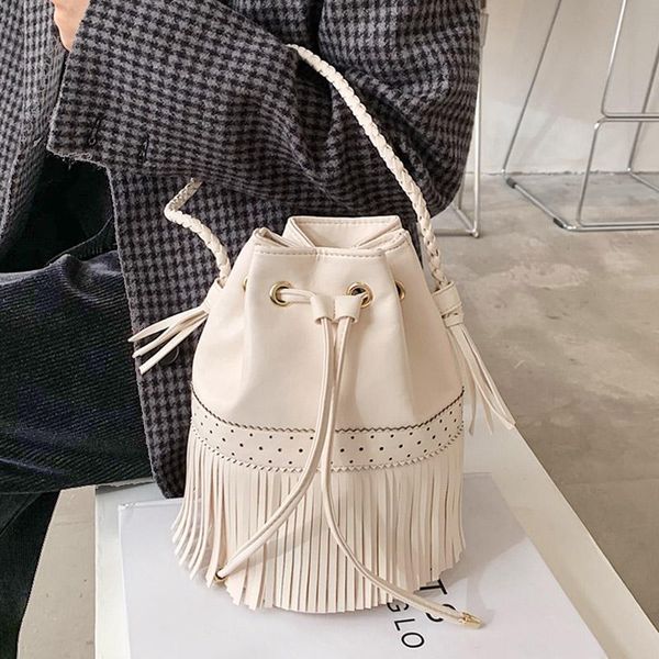 fashion tassel bucket women shoulder crossbody bag 2021 luxury design female purses handbag ladies messenger bags high quality
fashion tassel bucket women shoulder crossbody bag 2021 luxury design female purses handbag ladies messenger bags high quality