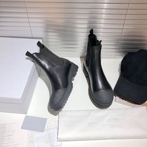 2020 factory outlet ladies fashionable comfortable short boots thick bottom martin boots motorcycle boots size35-41 with box, Black
2020 factory outlet ladies fashionable comfortable short boots thick bottom martin boots motorcycle boots size35-41 with box, Black