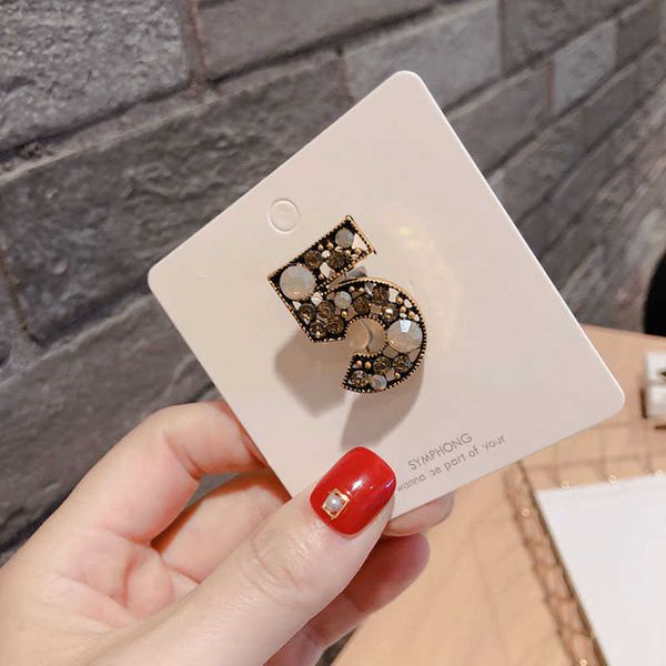 fashion brooches mix styles all kinds letter 5 brooch pin handbag clothes decoration pins camellia flower pins for woman, Gray
fashion brooches mix styles all kinds letter 5 brooch pin handbag clothes decoration pins camellia flower pins for woman, Gray