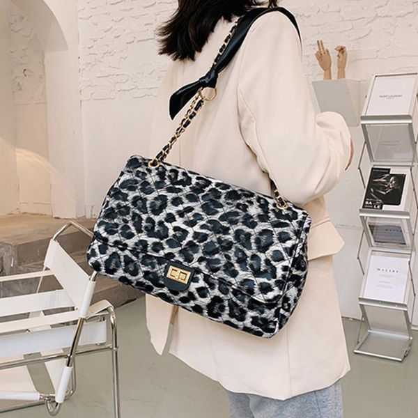 diamond plaid leopard pattern women shoulder bag trendy designer female crossboy sling bags large chain rhombus lady handbag sac
diamond plaid leopard pattern women shoulder bag trendy designer female crossboy sling bags large chain rhombus lady handbag sac
