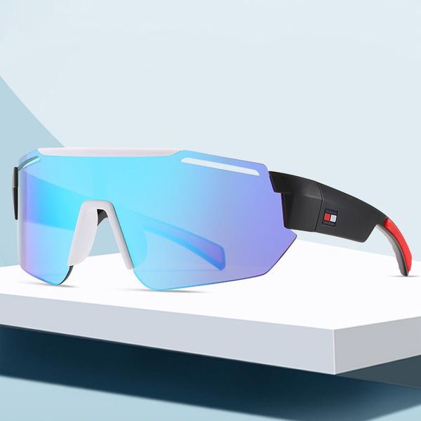 2020 fashion new classic retro square one piece sunglasses all-in-one driving sunglasses men's protective uv400, White;black
2020 fashion new classic retro square one piece sunglasses all-in-one driving sunglasses men's protective uv400, White;black