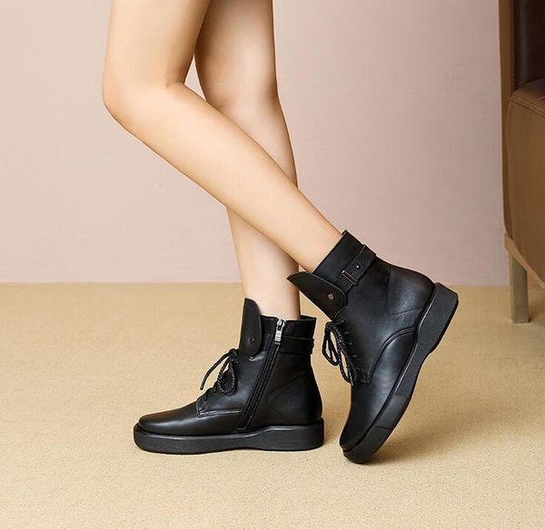 autumn and winter thick heel women short tube leather women's boots pointed toe spot black layer cowhide boots non-slip solid col
autumn and winter thick heel women short tube leather women's boots pointed toe spot black layer cowhide boots non-slip solid col
