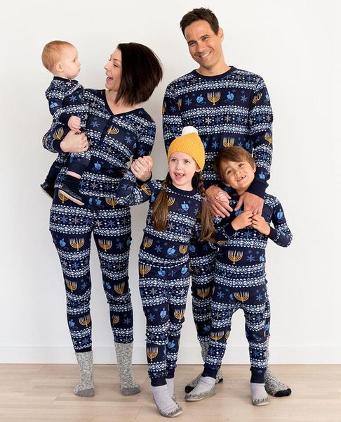 christmas pajamas family matching pajamas same pattern print sleepwears for boys girls men and women parent-child home set, Black;white
christmas pajamas family matching pajamas same pattern print sleepwears for boys girls men and women parent-child home set, Black;white