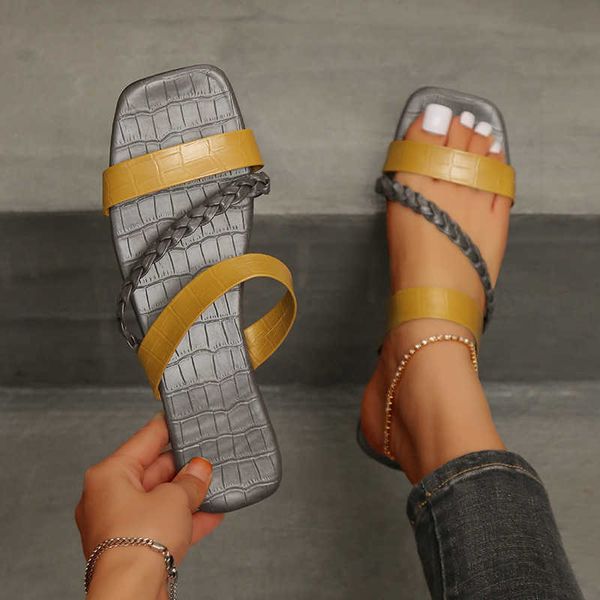 2022 large simple woven flat heel fashion slippers cross one line two wear beach sandals, Black
2022 large simple woven flat heel fashion slippers cross one line two wear beach sandals, Black