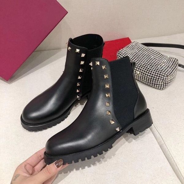 популярные winter designer rockstuds ботильоны женские сапоги волочения подошва известные бренды-новый lady пинетки дешевые обувь с коробкой, Black
популярные winter designer rockstuds ботильоны женские сапоги волочения подошва известные бренды-новый lady пинетки дешевые обувь с коробкой, Black