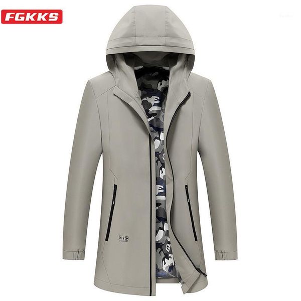 fgkks brand men mid-length trench coats 2020 new men's british style fashion casual trench male simple trend wild coat1, Tan;black
fgkks brand men mid-length trench coats 2020 new men's british style fashion casual trench male simple trend wild coat1, Tan;black