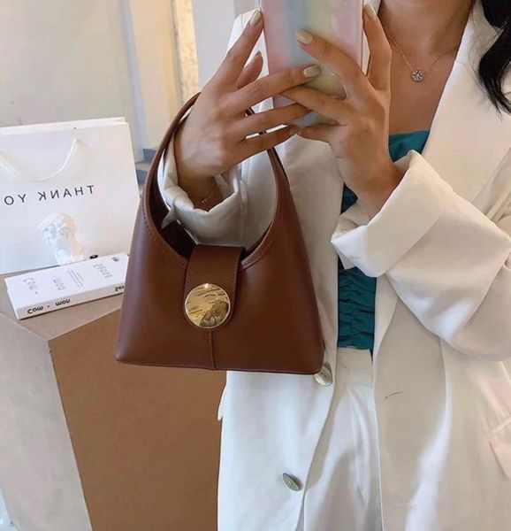 french vintage handbag simple design crossbody bag solid color fashion 2020 new arrival women bag
french vintage handbag simple design crossbody bag solid color fashion 2020 new arrival women bag