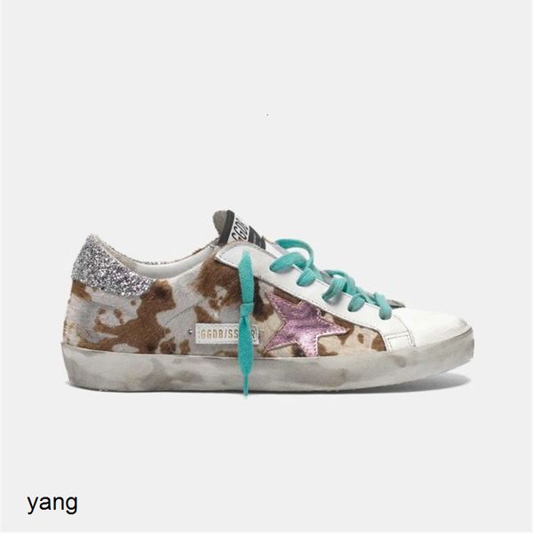 autumn winter new horse hair worn small dirty men's and women's casual board shoes silver sequin back end
autumn winter new horse hair worn small dirty men's and women's casual board shoes silver sequin back end