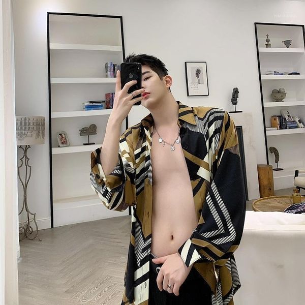 2020 spring and autumn new homemade yara geometric rhombus printing floating loose long sleeve shirt fashion casual, White;black
2020 spring and autumn new homemade yara geometric rhombus printing floating loose long sleeve shirt fashion casual, White;black