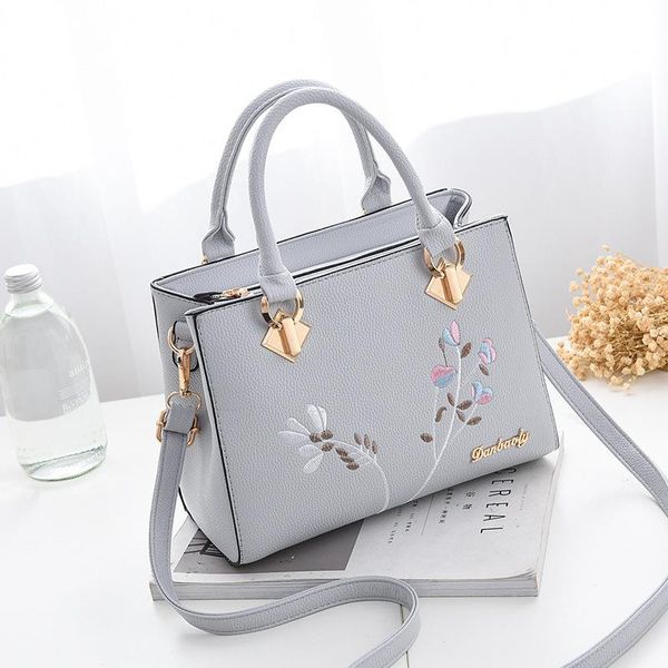 brand women's bags 2020 new women's trendy cool style atmospheric handbags fashion ladies messenger shoulder handbags
brand women's bags 2020 new women's trendy cool style atmospheric handbags fashion ladies messenger shoulder handbags