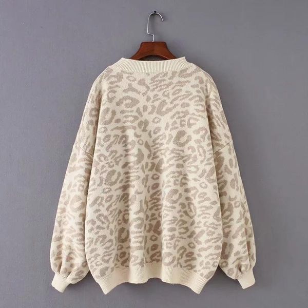 2020 superaen autumn and winter new fashion o neck leopard print full pullover sweaters for women casual loose clothes, White;black
2020 superaen autumn and winter new fashion o neck leopard print full pullover sweaters for women casual loose clothes, White;black