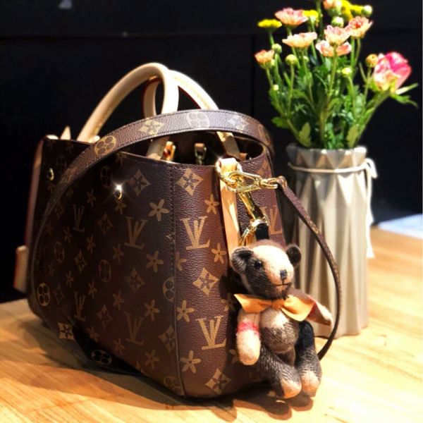 fashion counter 2020 new autumn and winter womens bags portable crossbody large bag sense of quality printed leather bag shoulder bag
fashion counter 2020 new autumn and winter womens bags portable crossbody large bag sense of quality printed leather bag shoulder bag