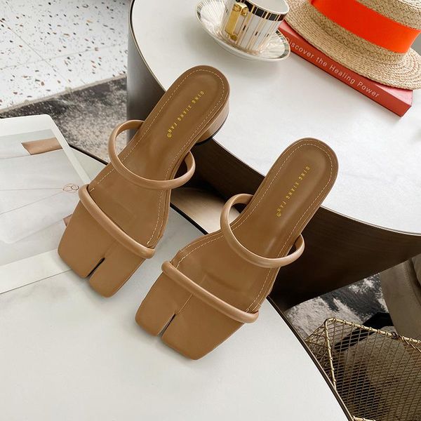 shoes slippers casual square toe low slipers women slides luxury block 2021 soft hoof heels scandals concise rubber fabric, Black
shoes slippers casual square toe low slipers women slides luxury block 2021 soft hoof heels scandals concise rubber fabric, Black