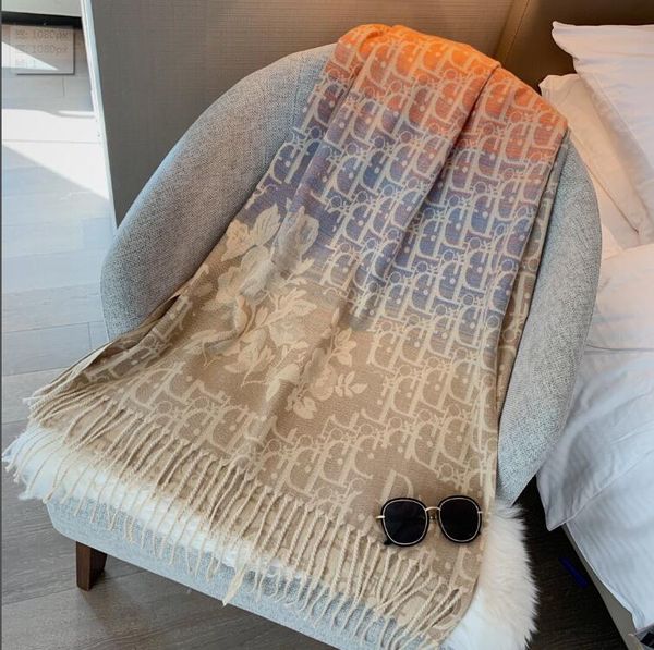 2020 brand summer scarves women 100% silk scarf di̴or scarves shawl hijab big square 180cm*90cm, Blue;gray
2020 brand summer scarves women 100% silk scarf di̴or scarves shawl hijab big square 180cm*90cm, Blue;gray