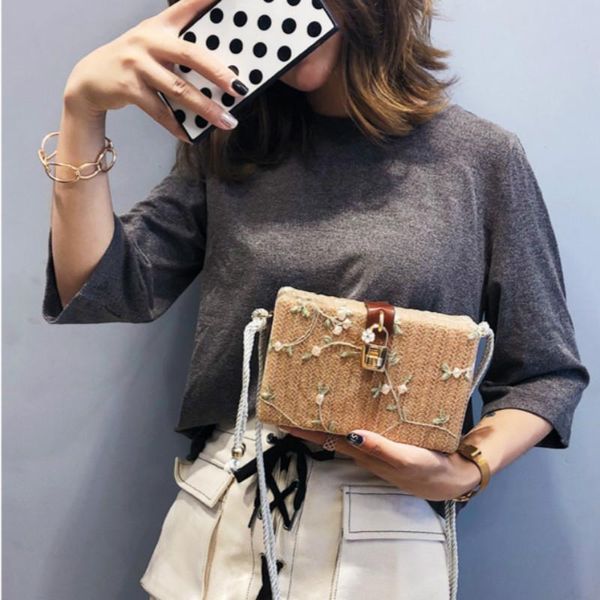 embroidery flower elegant crossbody bag for women 2020 small flap single shoulder bag fashion ladies messenger straw weaving
embroidery flower elegant crossbody bag for women 2020 small flap single shoulder bag fashion ladies messenger straw weaving