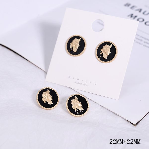 2021 manufacturers wholesale personalized creative 925 silver needle 14k gold antique palace relief portrait round new earrings jewelry, Golden;silver
2021 manufacturers wholesale personalized creative 925 silver needle 14k gold antique palace relief portrait round new earrings jewelry, Golden;silver