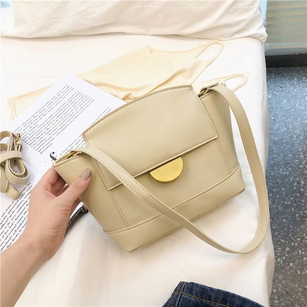 wanghong women's bag autumn under the armpit of red girl autumn armpit 2020 new fashion french small foreign style commuter cross shoul
wanghong women's bag autumn under the armpit of red girl autumn armpit 2020 new fashion french small foreign style commuter cross shoul