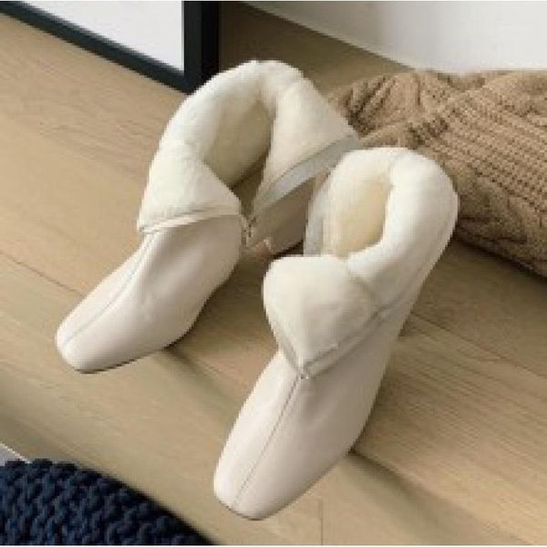 winter plush white short boots women's thick heel square head skinny snow boots mid heel cotton shoes 2020 new1, Black
winter plush white short boots women's thick heel square head skinny snow boots mid heel cotton shoes 2020 new1, Black