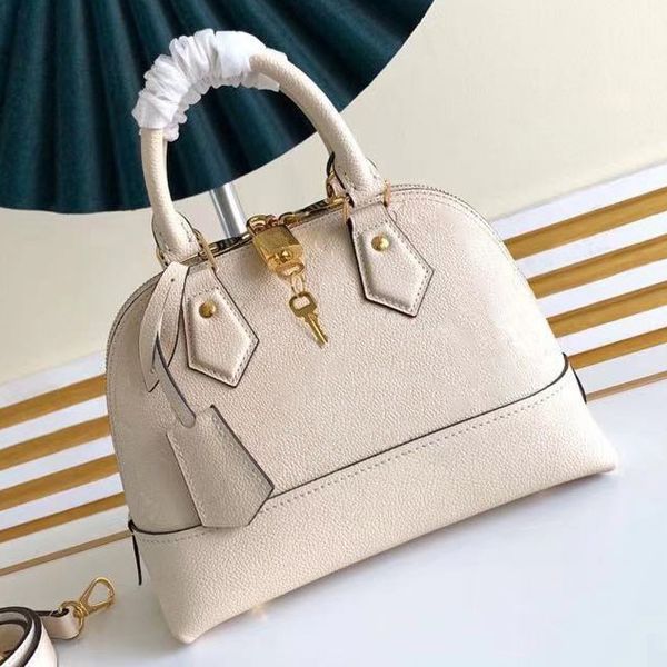 5a style complete alme bb women bags leather crossbody bag fashion handbag shell bag size:25cm with box
5a style complete alme bb women bags leather crossbody bag fashion handbag shell bag size:25cm with box