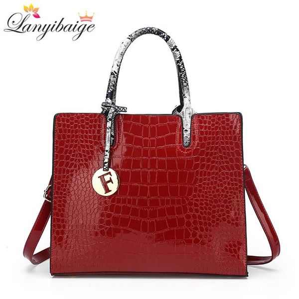 classic women handbag crocodile pattern leather ladies crossbody bag 2020 luxurious brand women shoulder bag tote
classic women handbag crocodile pattern leather ladies crossbody bag 2020 luxurious brand women shoulder bag tote