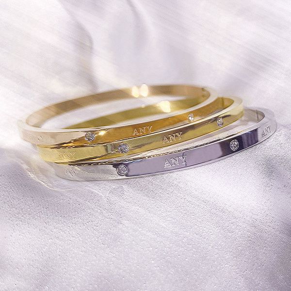2022 bangle fashion bracelet for women gold buckle letter bracelets luxurys designers carving pattern bracelets gift party d2202165z, Black
2022 bangle fashion bracelet for women gold buckle letter bracelets luxurys designers carving pattern bracelets gift party d2202165z, Black