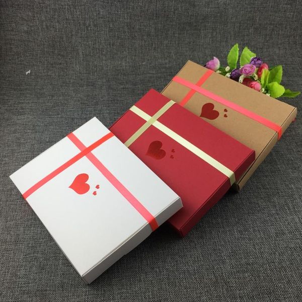 30pcs/lot 20x15x2.5cm classical white red brown kraft paper thermoprinting heart card boxes add ribbon packaging for engagement
30pcs/lot 20x15x2.5cm classical white red brown kraft paper thermoprinting heart card boxes add ribbon packaging for engagement