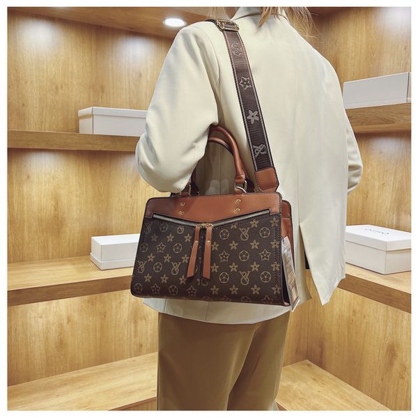 2022 new trendy fashion textured diana bag spring versatile one shoulder messenger bag women's handbag
