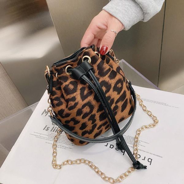 leopard pattern кожа pu малый ковш сумки для женщин 2020 trend плечо сумки женские трендовом цепи креста тела сумка
leopard pattern кожа pu малый ковш сумки для женщин 2020 trend плечо сумки женские трендовом цепи креста тела сумка