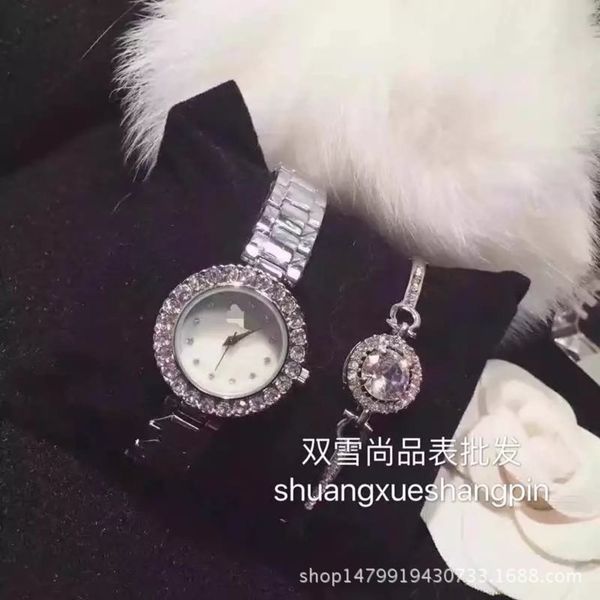 wrist two piece women's quartz movement watch versatile bracelet welcome to buy, Slivery;brown
wrist two piece women's quartz movement watch versatile bracelet welcome to buy, Slivery;brown