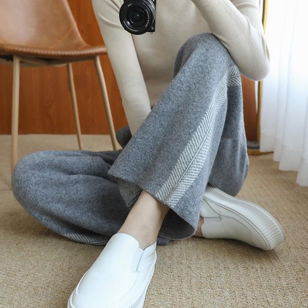quality autumn and winter new cashmere knitted wide leg pants women's casual loose wool pants, Black;white
quality autumn and winter new cashmere knitted wide leg pants women's casual loose wool pants, Black;white