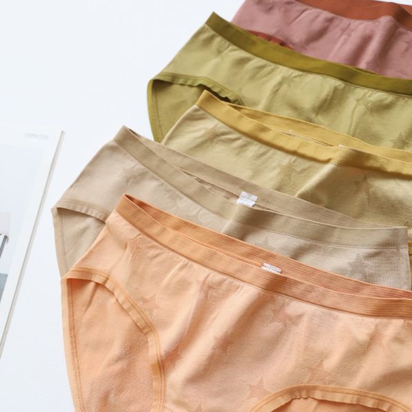 autumn 2019 new literary girl modal star underpants middle waist hip seamless briefs winter, Black;pink
autumn 2019 new literary girl modal star underpants middle waist hip seamless briefs winter, Black;pink