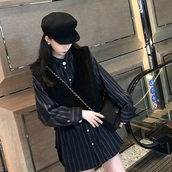 early autumn 2020 new style foreign style net red imperial sister age reduction goddess fan fashion small vest shirt fragrance vest shirt tw, Gray
early autumn 2020 new style foreign style net red imperial sister age reduction goddess fan fashion small vest shirt fragrance vest shirt tw, Gray