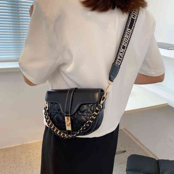 75% off luggage factory wholesale women messenger korean texture trend saddle women's bags
75% off luggage factory wholesale women messenger korean texture trend saddle women's bags