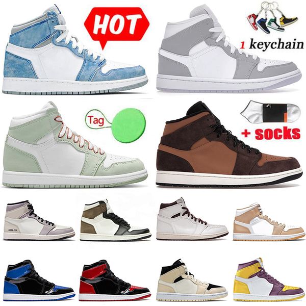 1s men women high og baksetball shoes jumpman 1 university blue bred patent royal bordeaux brotherhood dark mocha bubble gum outdoors traine, White;red
1s men women high og baksetball shoes jumpman 1 university blue bred patent royal bordeaux brotherhood dark mocha bubble gum outdoors traine, White;red
