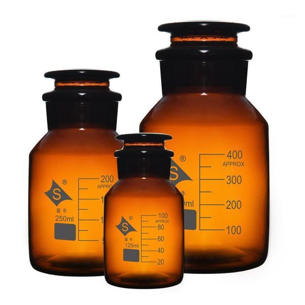 scaled glass brown large mouth frosted mouth sealed reagent bottle brown wide sample bottle 60 -1000ml1
scaled glass brown large mouth frosted mouth sealed reagent bottle brown wide sample bottle 60 -1000ml1