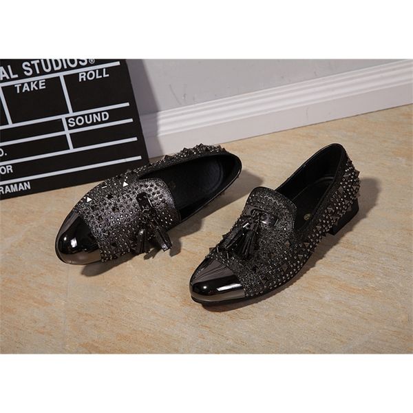 2020 bling luxury band riveite crystal fringe metal toe round foot moccasins genuine leather shoes for man zapatos 01rp, Black
2020 bling luxury band riveite crystal fringe metal toe round foot moccasins genuine leather shoes for man zapatos 01rp, Black