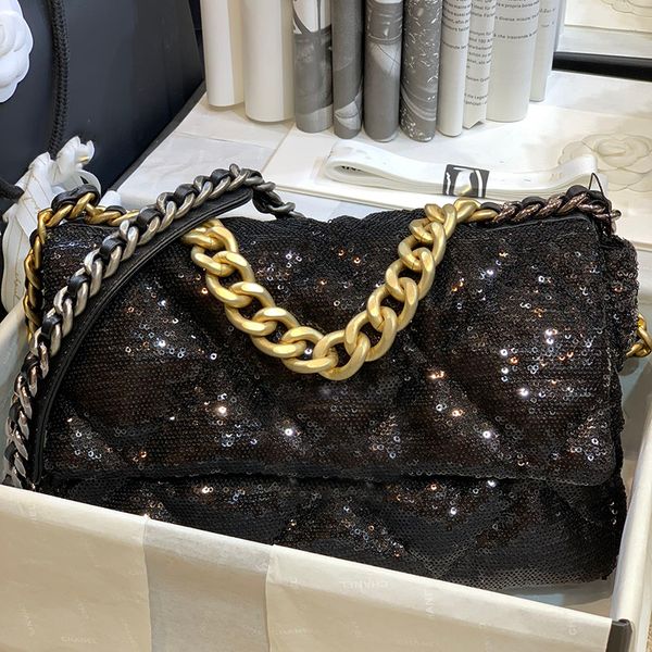 new style women bags sequins 12569 leather chain it's a perfect match can be hand on the side of the shoulder shoulder hand fashion bag
new style women bags sequins 12569 leather chain it's a perfect match can be hand on the side of the shoulder shoulder hand fashion bag