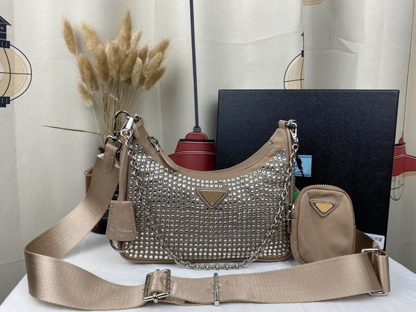 fashions men's women's bag product series show style wholesale bag shoulder bags net celebrity same style fashion simple luxurious
fashions men's women's bag product series show style wholesale bag shoulder bags net celebrity same style fashion simple luxurious
