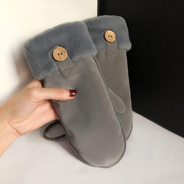1pair new design solid color winter gloves for women ladies girls thick warm outdoor gloves mittens female plus velvet mittens, Blue;gray
1pair new design solid color winter gloves for women ladies girls thick warm outdoor gloves mittens female plus velvet mittens, Blue;gray