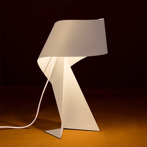 2021 new modern minimalist bedroom bedside light creative study living room iron tie riband table origami and paper crafts c8hx
2021 new modern minimalist bedroom bedside light creative study living room iron tie riband table origami and paper crafts c8hx