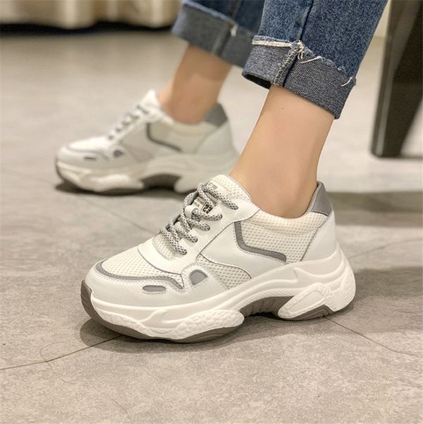 triple s ins chaussures fashion designer shoes trainers white black dress de luxe sneakers women running shoes
triple s ins chaussures fashion designer shoes trainers white black dress de luxe sneakers women running shoes