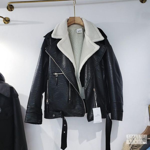 fur one-piece lamb wool patchwork pu leather jacket loose thicken plus velvet warm motorcycle jackets woman jacket winter 2020, Black;brown
fur one-piece lamb wool patchwork pu leather jacket loose thicken plus velvet warm motorcycle jackets woman jacket winter 2020, Black;brown