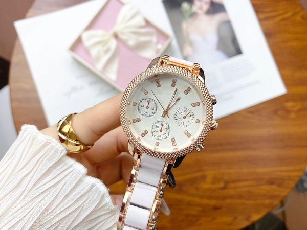 new spot wechat women's alma quartz watch factory direct sales, Slivery;brown
new spot wechat women's alma quartz watch factory direct sales, Slivery;brown