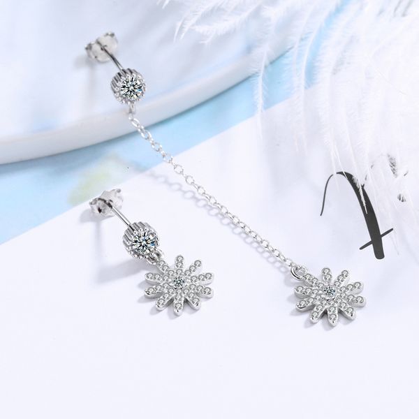 winter snowflake asymmetric day korean earrings women's 925 sterling silver temperament, simple personality, long and versatile, Golden
winter snowflake asymmetric day korean earrings women's 925 sterling silver temperament, simple personality, long and versatile, Golden