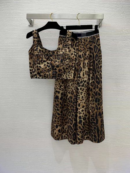 women's two piece pants 2022 spring summer print designer and brand same style shorts 0309-11, White
women's two piece pants 2022 spring summer print designer and brand same style shorts 0309-11, White