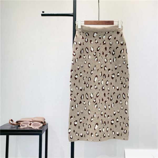 2021 new high waist knitted autumn leopard long chic women stretch casual skirt jupe femme saia hw3i, Black
2021 new high waist knitted autumn leopard long chic women stretch casual skirt jupe femme saia hw3i, Black