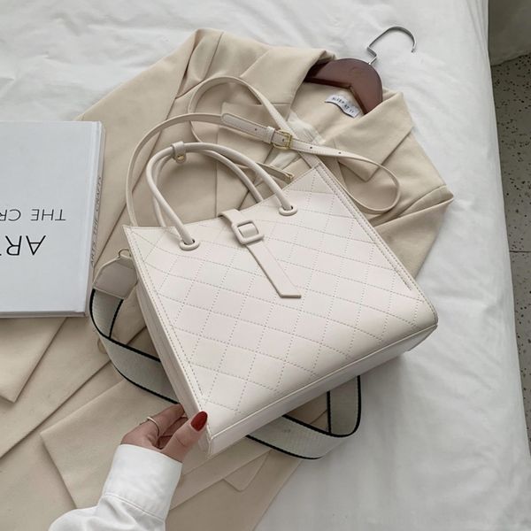 lingge shoulder embroidery line versatile women's portable bag women 2020 fashion fashion net red single shoulder messenger bag lhvrf
lingge shoulder embroidery line versatile women's portable bag women 2020 fashion fashion net red single shoulder messenger bag lhvrf