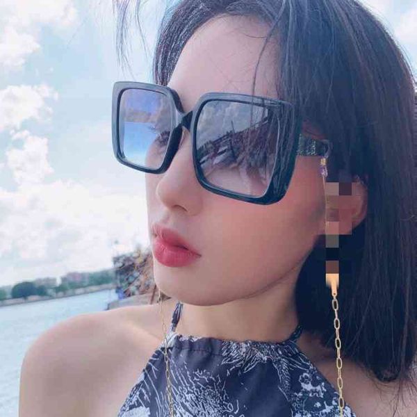 75% off high version 22 f family style ins net red same sunglasses female personality f letter large box sunglasses ff0620, White;black
75% off high version 22 f family style ins net red same sunglasses female personality f letter large box sunglasses ff0620, White;black