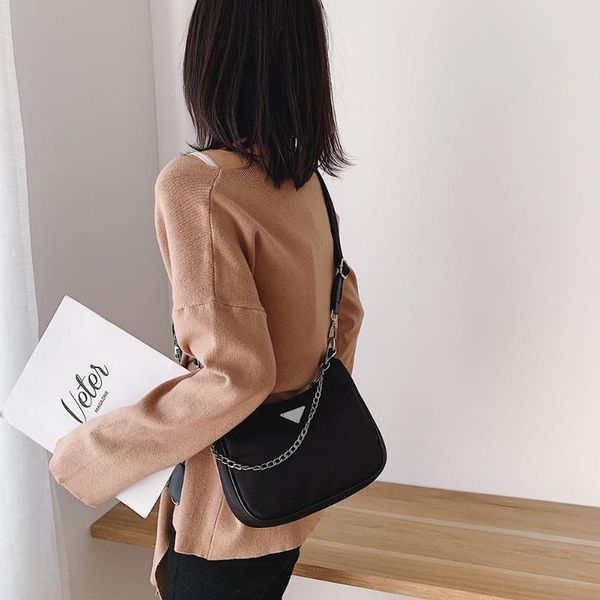 2шт / компл pure color crossbody сумки оксфорд текстильный женский одноместный плеча простой водонепроницаемый женщин черная сумка
2шт / компл pure color crossbody сумки оксфорд текстильный женский одноместный плеча простой водонепроницаемый женщин черная сумка