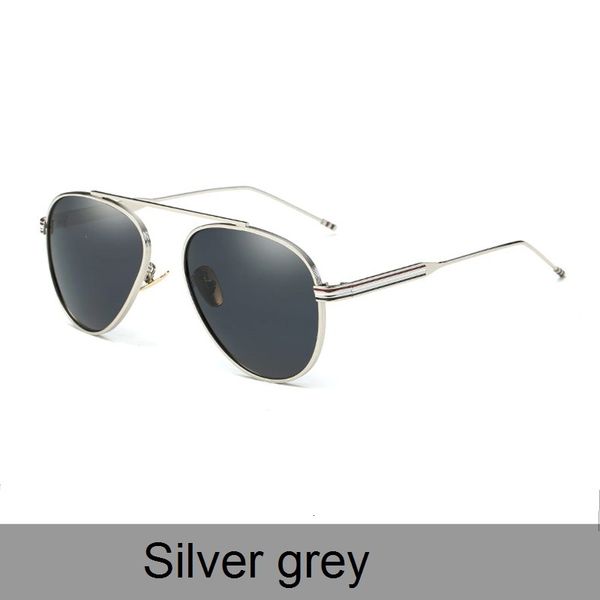 2021 new laoke the trend of polarized sunglasses and colorful driving mirror fashion glasses 8090 peil, White;black
2021 new laoke the trend of polarized sunglasses and colorful driving mirror fashion glasses 8090 peil, White;black